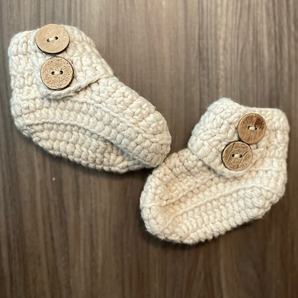 Handmade Cream Crochet Baby Booties with Buttons OS - Picture 3 of 4